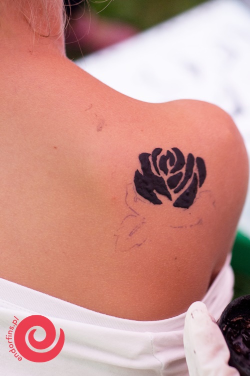 tatuaże z henny na piknik firmowy